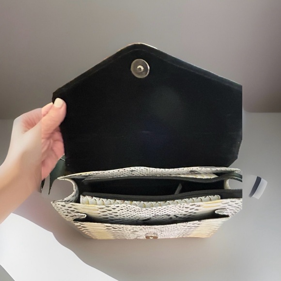 Women leather hangbag snake embossed design unique style NEW - Picture 10 of 12